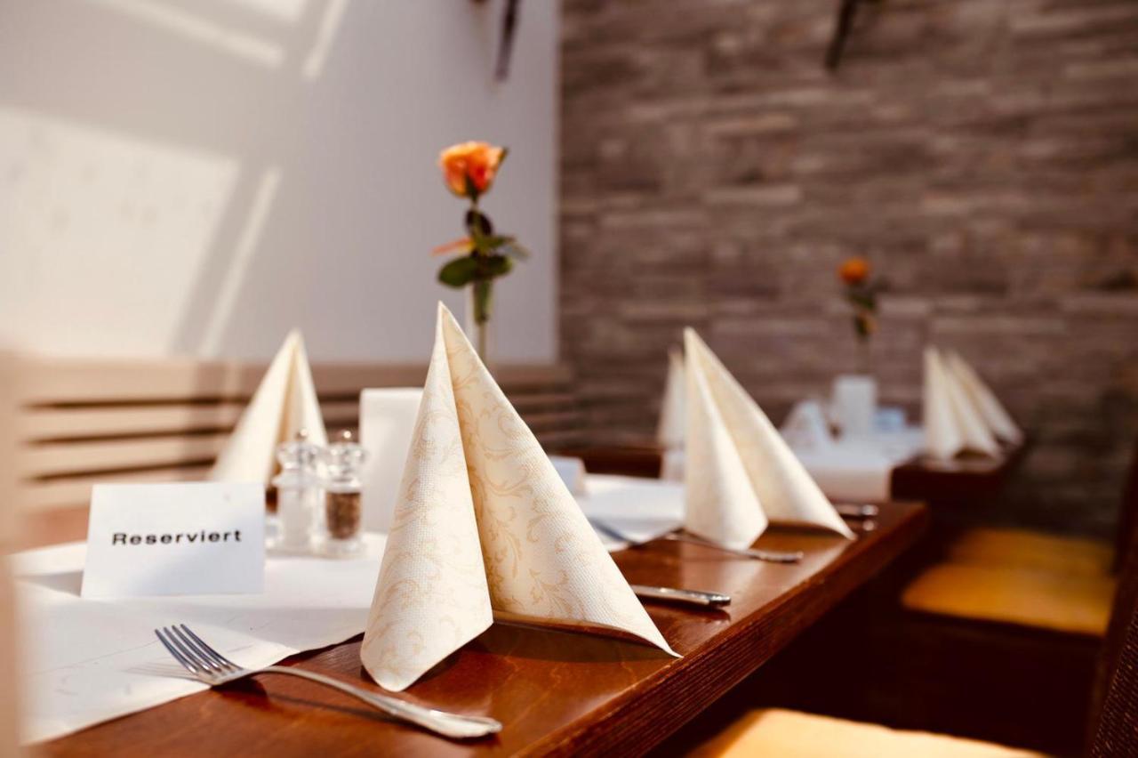 Hotel Restaurant Zagreb Keulen Buitenkant foto